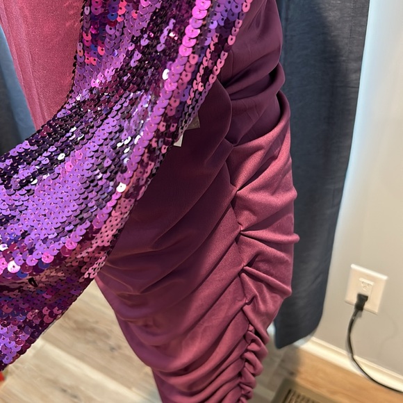 NWT VENUS twist front sequin dress - Picture 5 of 9